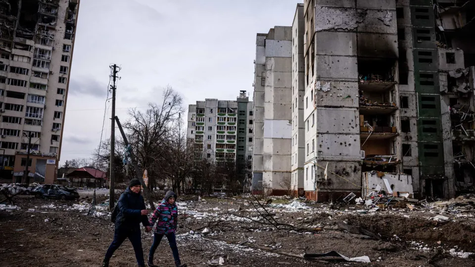 Chernihiv. Um morto e 4 feridos em bombardeamento a caravana humanitária