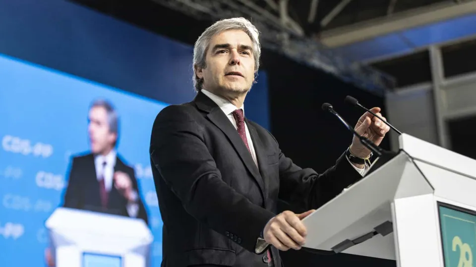 "CDS solidário na governação". Acordo de coligação? "Há matéria excluída"