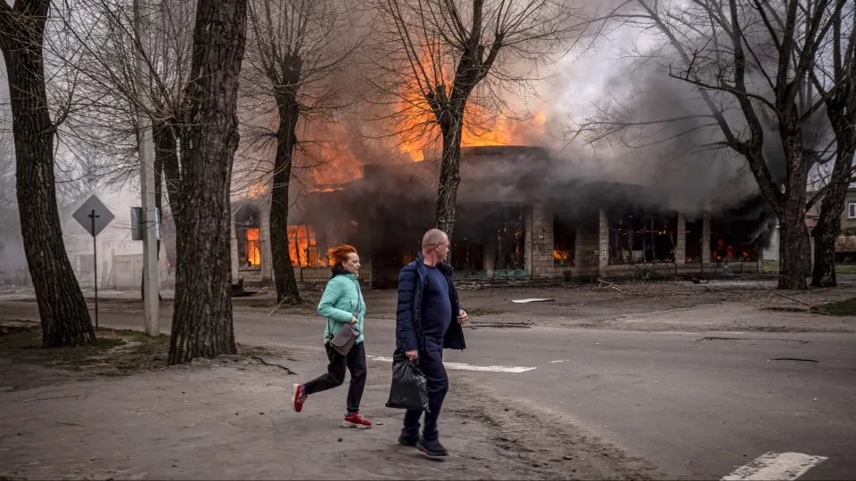 Cidade já devastada de Severodonetsk prepara-se para ataques mais fortes