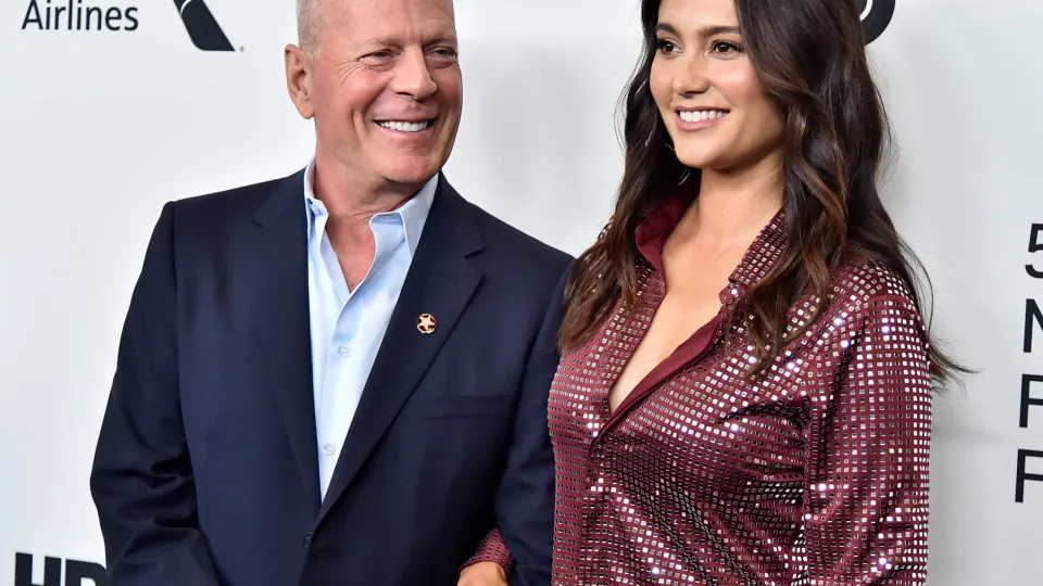 Mulher fala do estado de saúde de Bruce Willis. "O cérebro está a falhar"