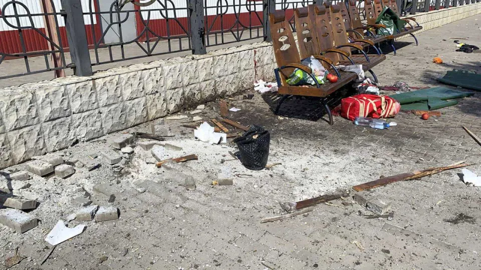 Ataque a estação de comboios de Donetsk provoca 30 mortos e 100 feridos