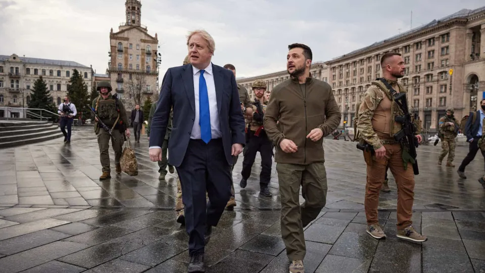 Boris alertou líderes para "necessidade crítica" de armar a Ucrânia