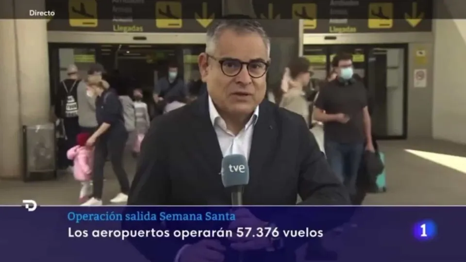 Turista é filmada na 'Hora P' em chegada ao aeroporto de Espanha