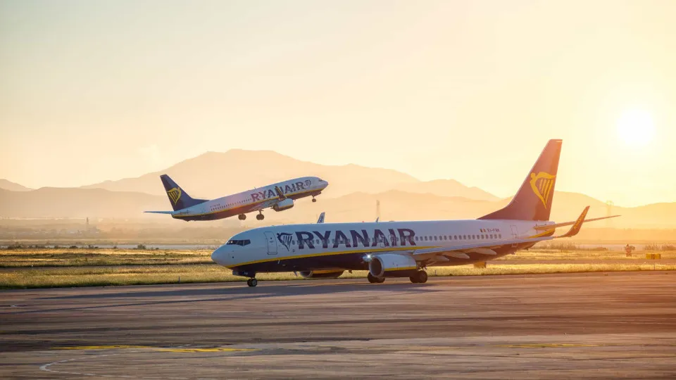 Ryanair abre 18 novas rotas em 2023 no Porto e em Faro