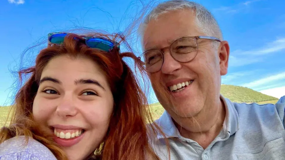Filha de Mário Augusto vai ser operada: "Dor de pais é fininha e fria"
