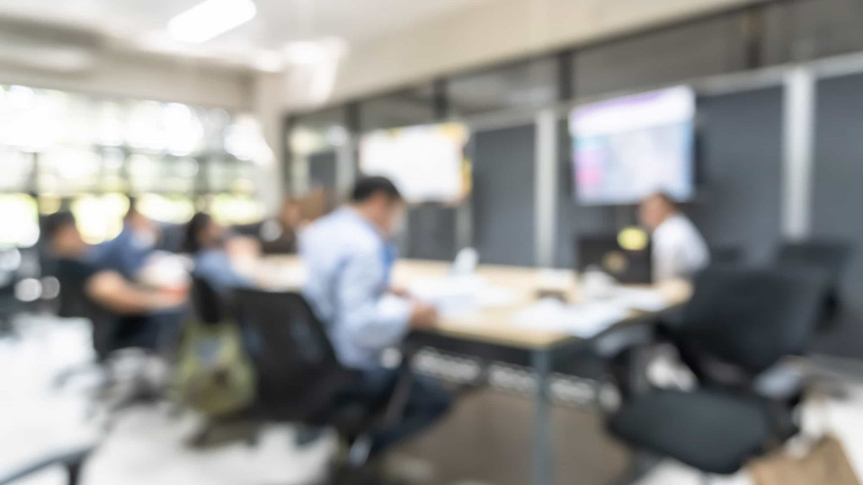 Saúde mental dos profissionais deve preocupar empresas, diz estudo