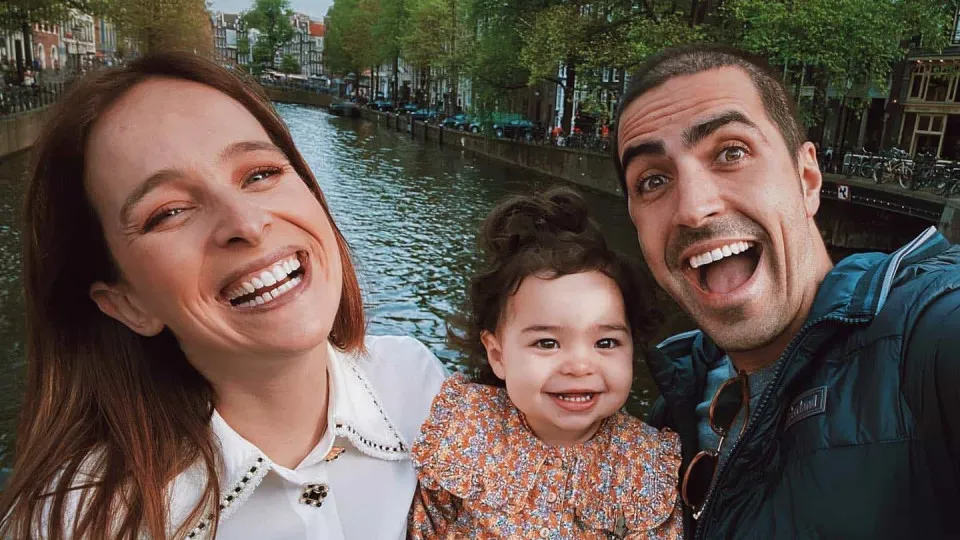 🎉 “O NOSSO PAIZÃO CHEGOU AOS 40”: Sara Prata emociona ao declarar-se a João Leitão e revela momento ternurento da filha