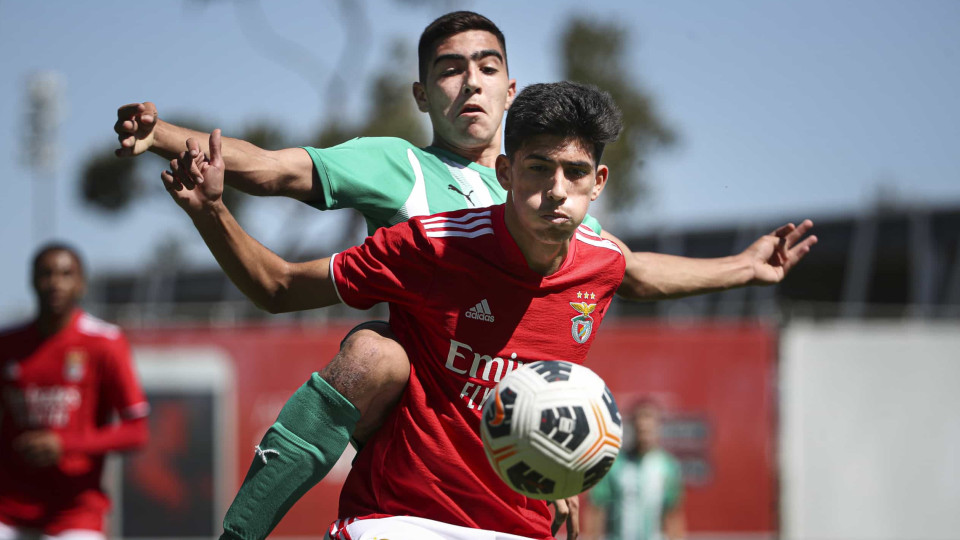 Benfica assegura renovação de dois jogadores dos sub-19