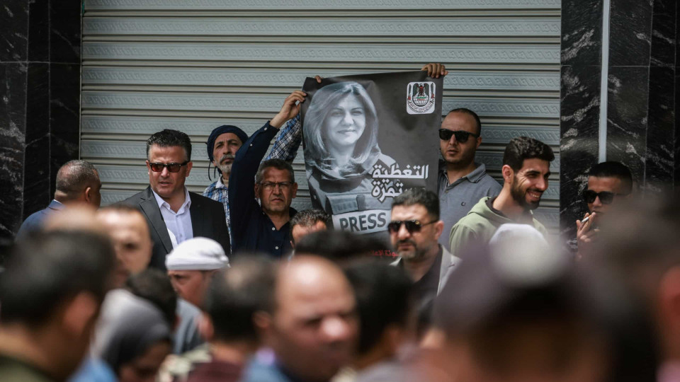 Israel vai abrir investigação sobre violência em funeral de jornalista