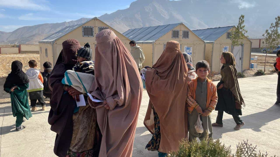 ONU procura resposta contra talibãs por obrigarem mulheres a usar burca