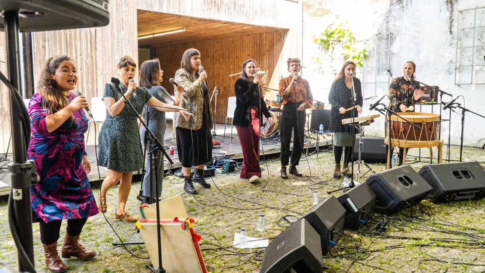 Sopa de Pedra regressam com álbum "Do Claro ao Breu" que sai 2.ª-feira