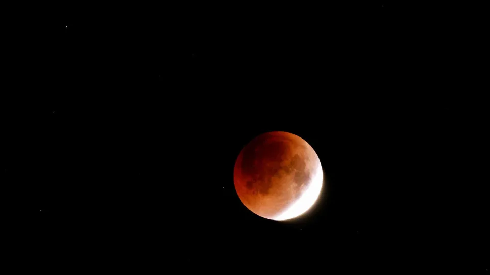 A não perder. Fim de semana termina com um eclipse total da Lua