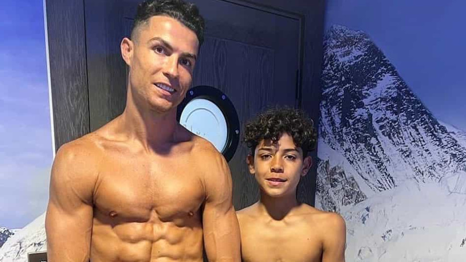 Aos 11 anos, filho de Cristiano Ronaldo impressiona com corpo tonificado