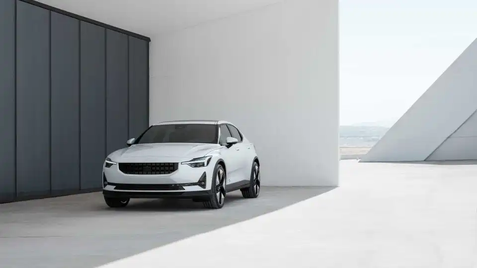 Polestar 2 é atualizado e tem agora mais autonomia