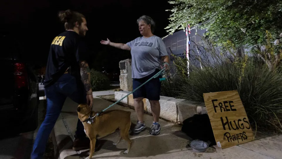 Funerária do Texas vai pagar custos das exéquias das vítimas de tiroteio