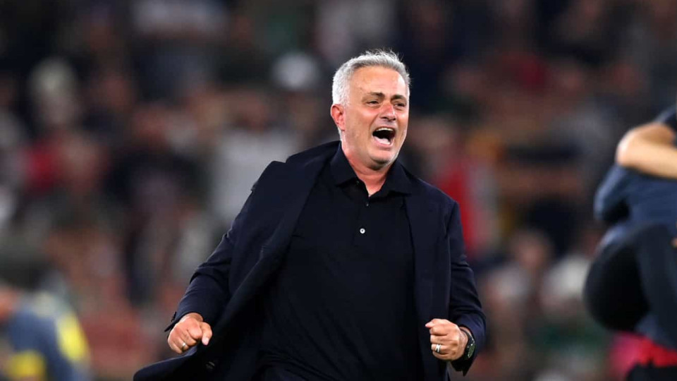 Desde o FC Porto à AS Roma: Mourinho chega ao 26.º título da carreira