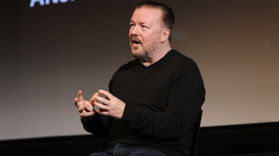 Ricky Gervais defende piadas sobre temas tabu: "A vida real é muito pior"