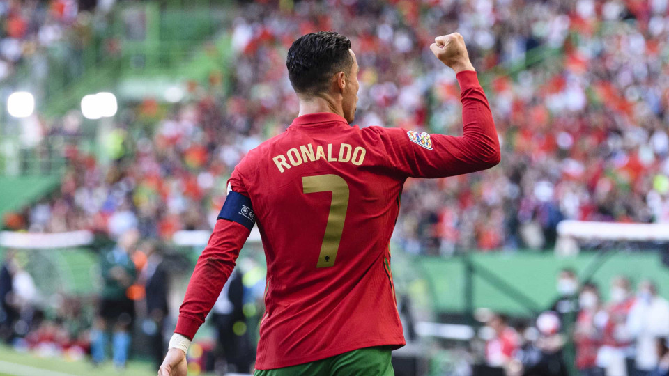 Cristiano Ronaldo em modo 'canivete suíço': As notas do Portugal-Suíça