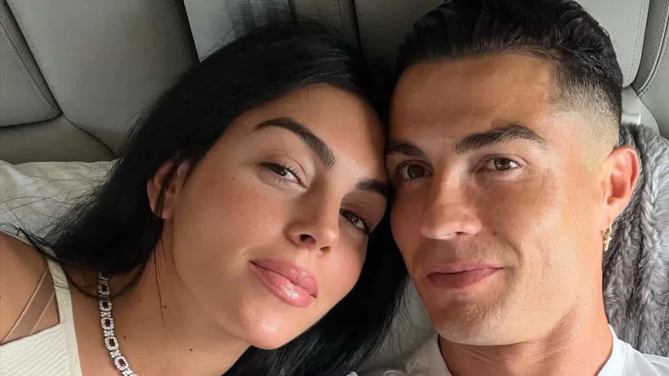 Ronaldo quebra o silêncio sobre casamento: "Esse canal sabe muito pouco"