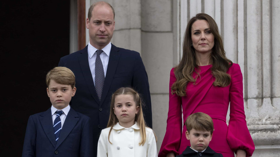 Filhos de William continuaram ir à escola após morte da rainha. O motivo