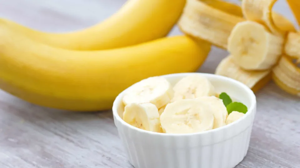 É isto que acontece ao seu corpo se comer demasiadas bananas