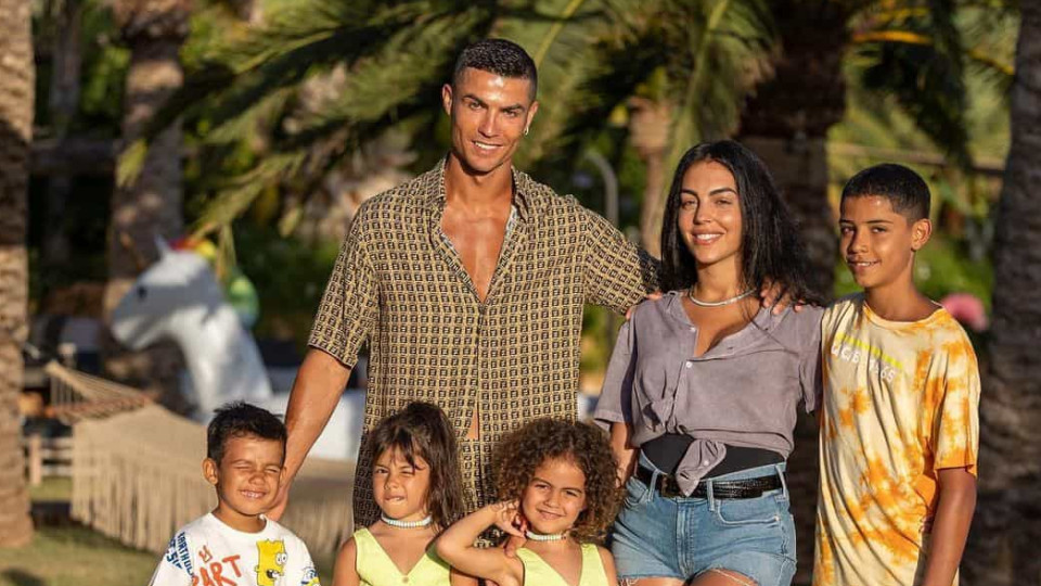 Reveladas novas fotos das férias de Ronaldo e Georgina com a família