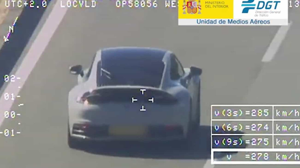 Condutor de Porsche foi apanhado a 285 km/h em auto-estrada