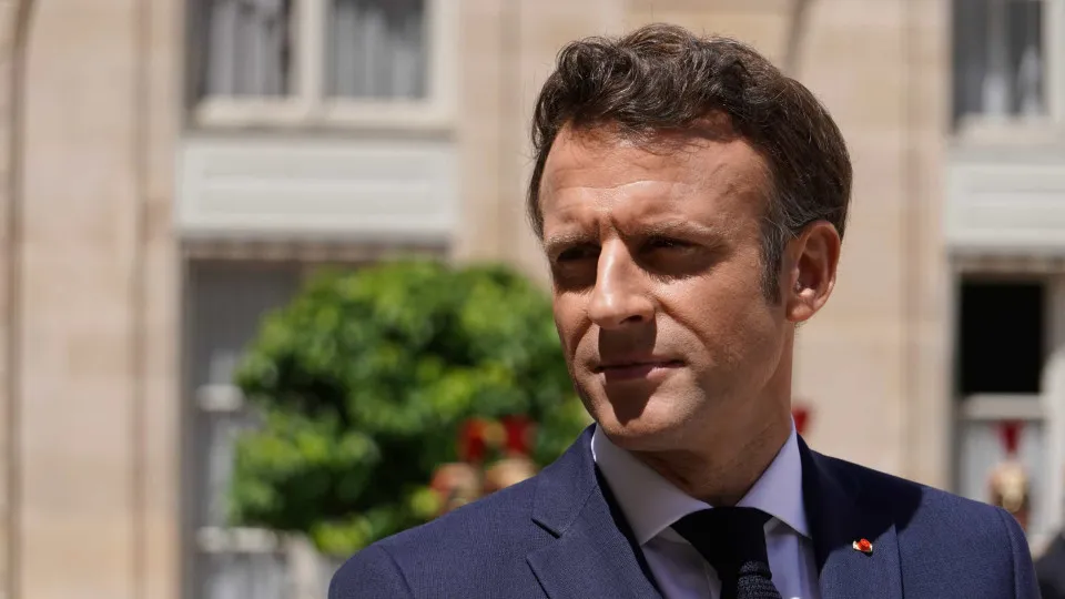 Composição de novo governo francês será conhecida nas "próximas horas"