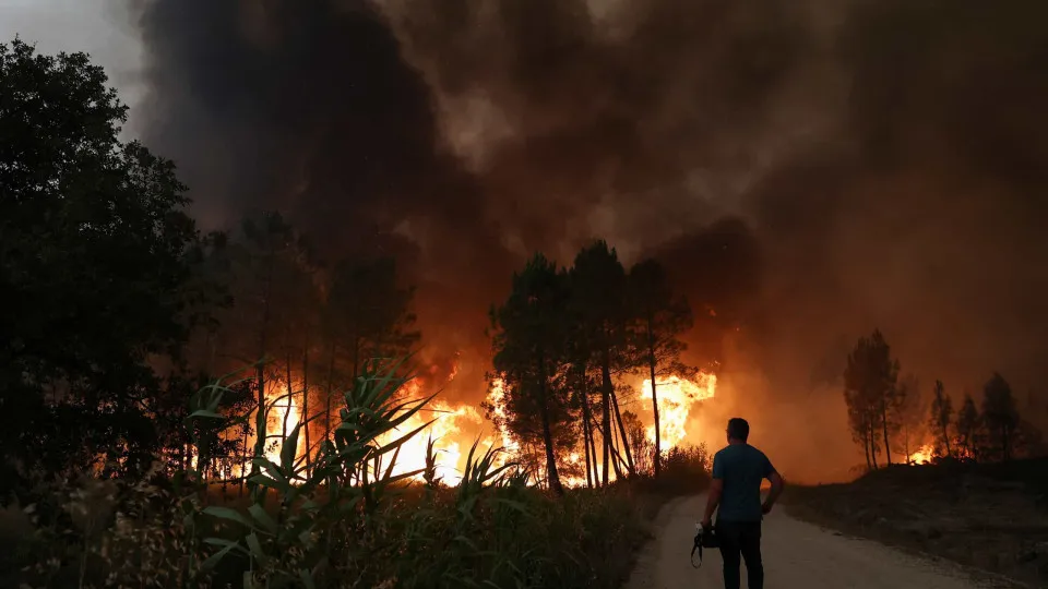 Acompanhe aqui AO MINUTO os mais recentes desenvolvimentos sobre os incêndios em Portugal.


