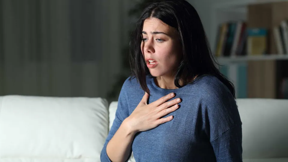 Sente-se exausto depois de um ataque de ansiedade? Especialistas explicam