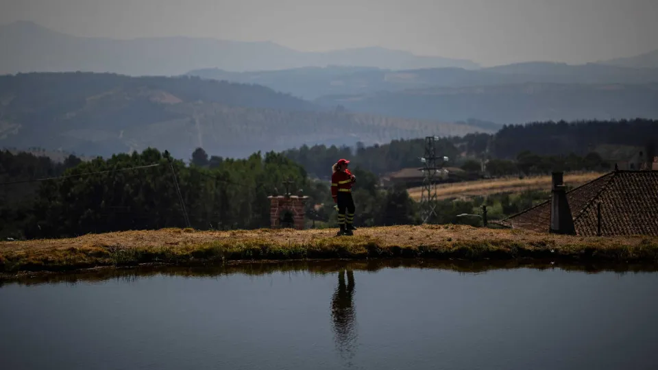 Fogo em Valpaços atingiu 8 casas de primeira ou segunda habitação