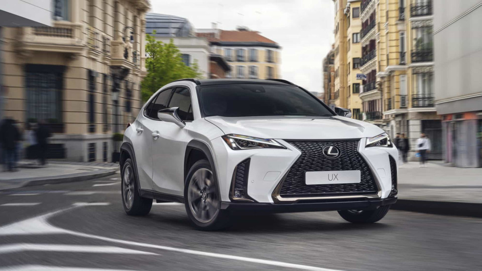 Lexus renovou o UX 250h e deu-lhe uma nova versão Sport