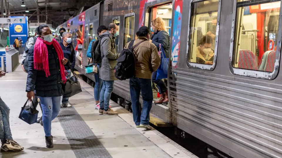 Avaria condiciona circulação ferroviária entre Sete Rios e Entrecampos