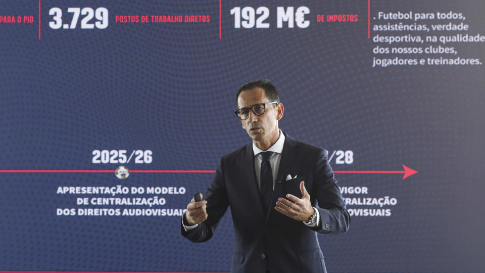 Pedro Proença felicita técnico Abel pela reconquista do título brasileiro