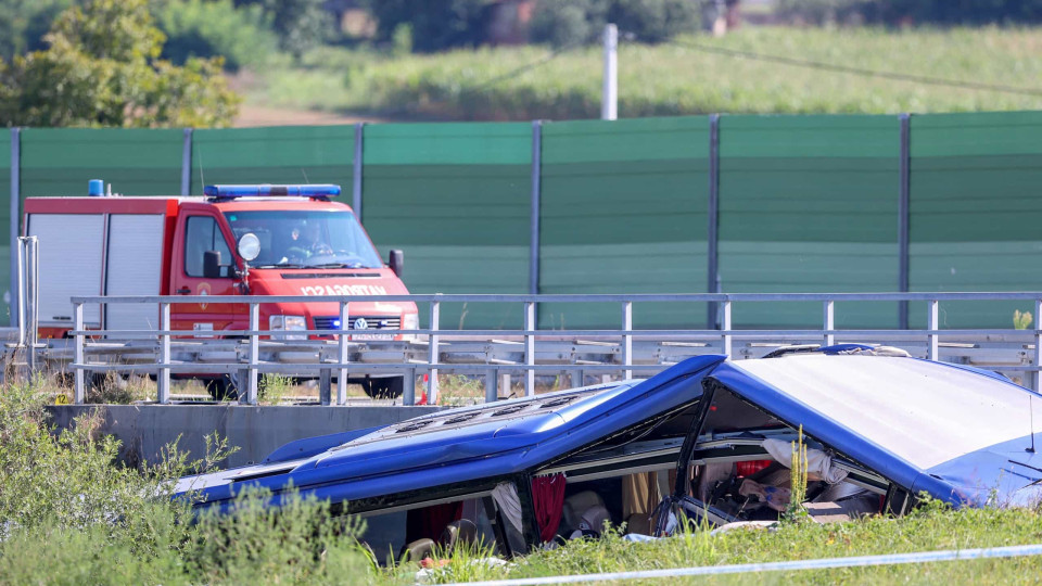 Onze mortos em despiste de autocarro perto da capital da Croácia