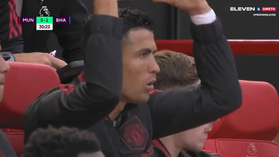 Balde de água fria em Old Trafford e a reação de Ronaldo diz tudo