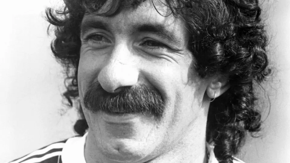 EM DIRETO: Acompanhe aqui todas as reações à morte de Fernando Chalana