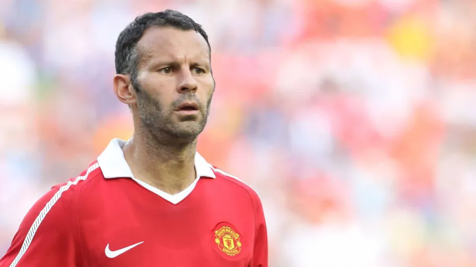 'Ex' de Giggs, estrela do Man. United, conta terror. "Fui a escrava dele"