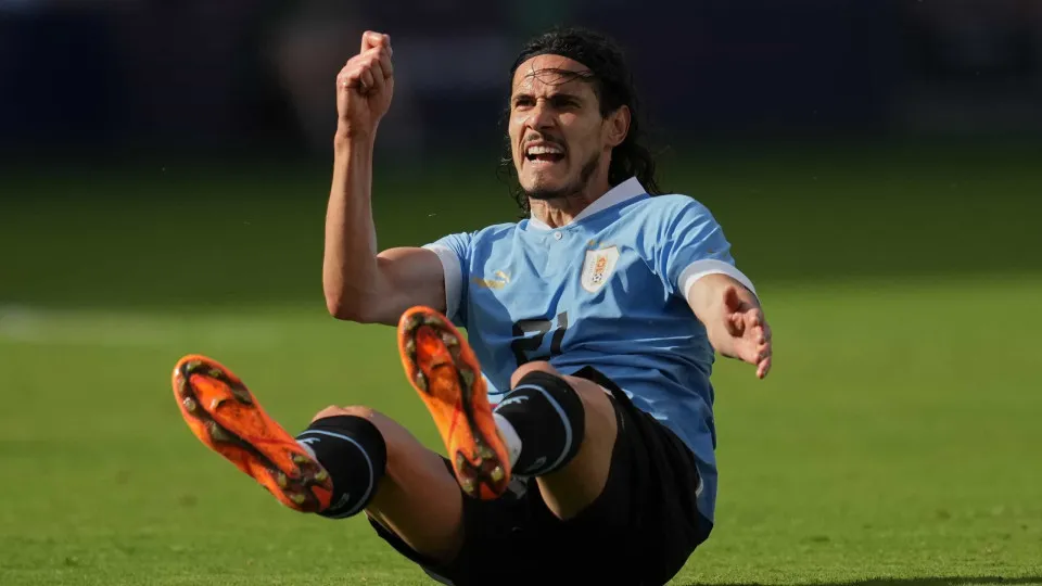Mais um clube espanhol interessado. Gattuso chama por Cavani