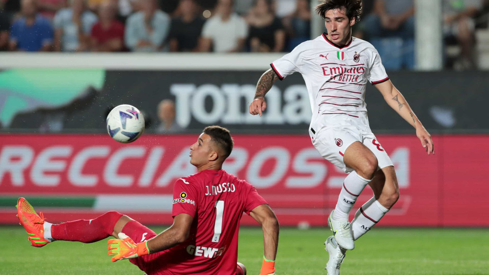 AC Milan, de Leão, perde primeiros pontos frente à Atalanta