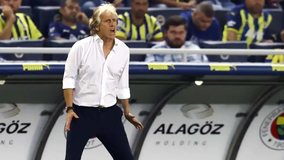 Jesus em maus lençóis. Fenerbahçe soma primeira derrota e perde liderança