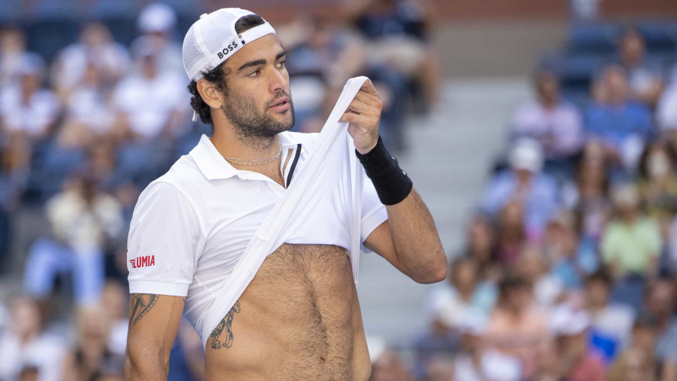 Matteo Berrettini vive romance com ex-mulher de ex-jogador do Barcelona