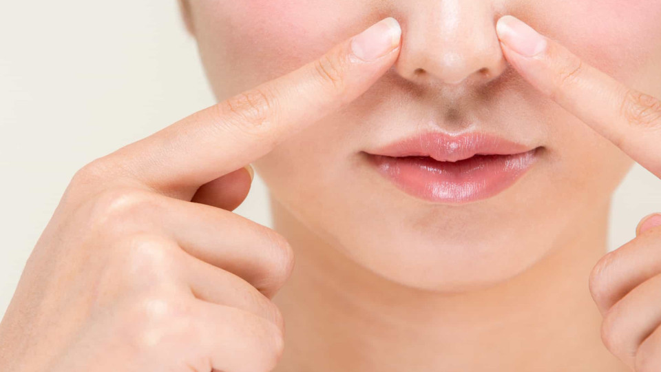 Borbulhas no interior do nariz? Especialistas revelam as possíveis causas
