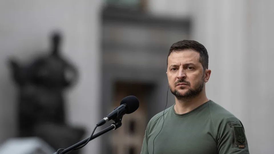 "Prova de coragem". Zelensky de visita ao Reino Unido esta quarta-feira