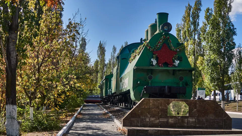Russia. Saratov Oblast. Saratov City. Victory Park Saratov - Armoured Train "Ryazan-Ural" During the Great Patriotic War (1941-1945). this armoured train protected the railway bridge and plants of Saratov against enemy bombers. Saratov Western Russian Cit