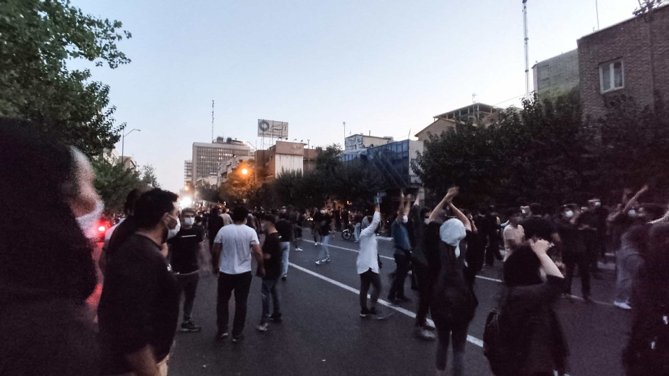 Número de mortes nos protestos no Irão sobe para 154