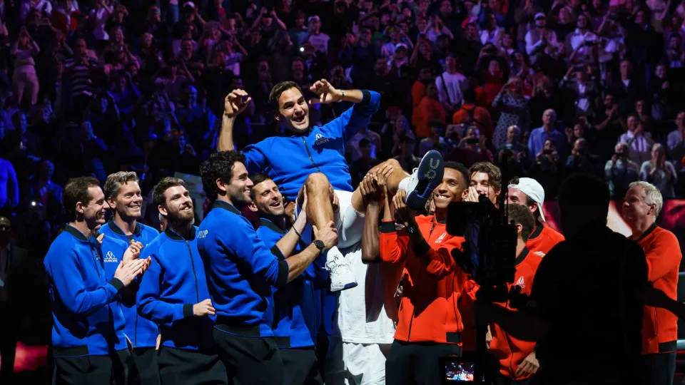 Emoções à flor da pele. A despedida de Federer em imagens