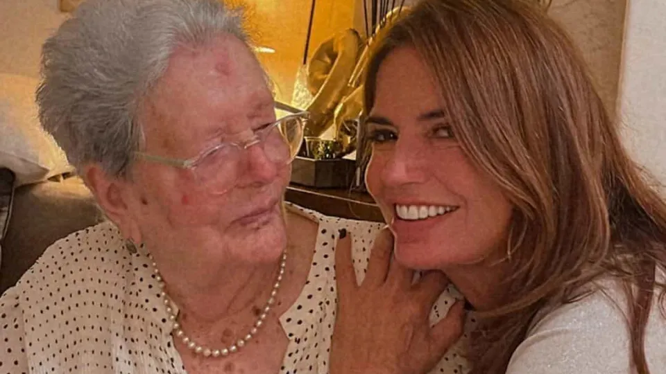 Bárbara Guimarães assinala aniversário da matriarca da família: "94 anos"