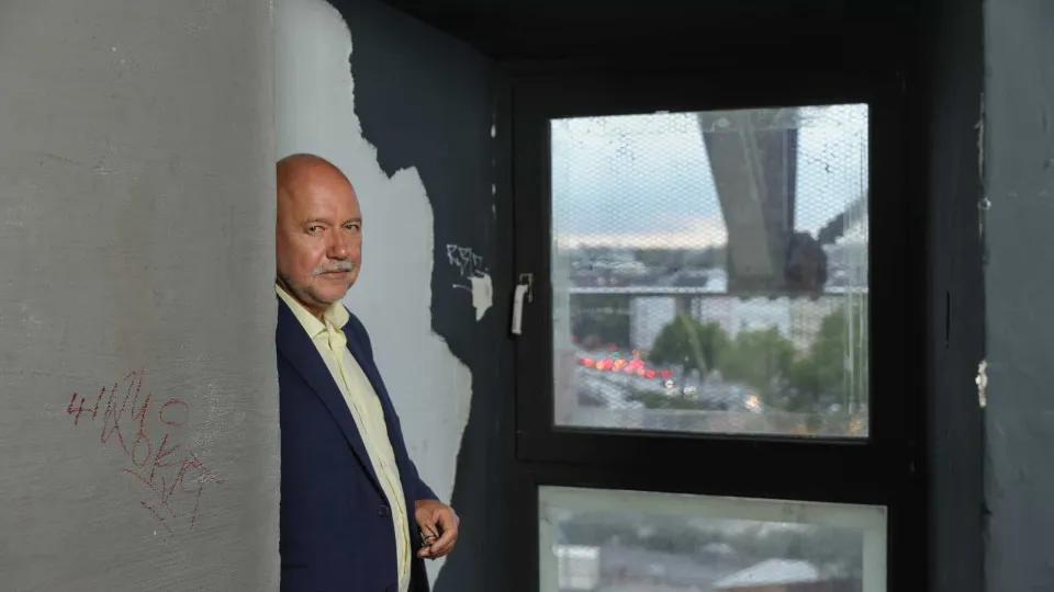 Romance de Andrei Kurkov dá voz a esquecidos da "zona cinzenta" no Donbas