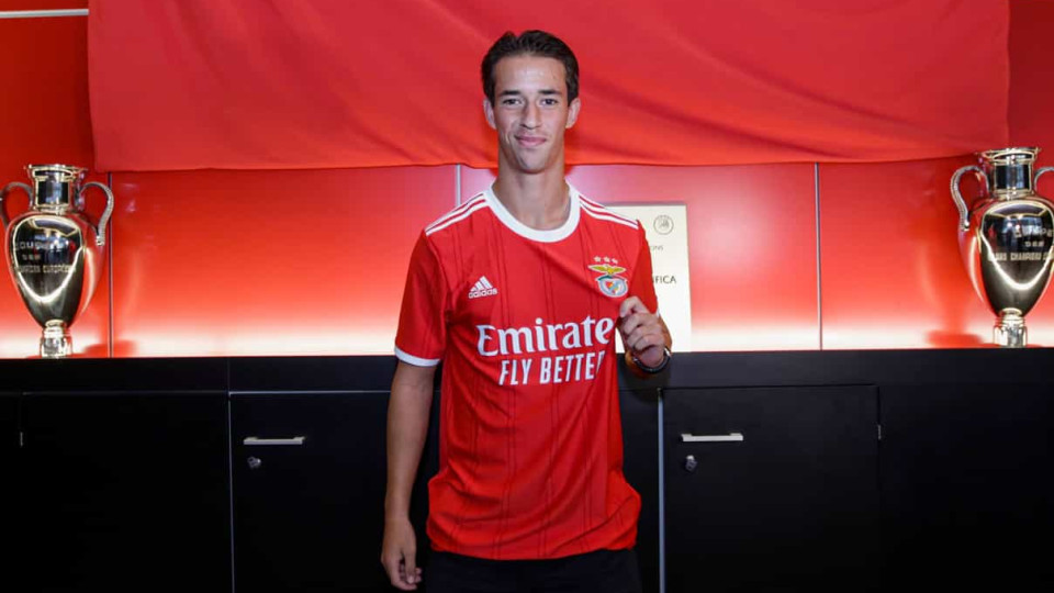 Benfica anuncia a renovação de contrato de Hugo Félix